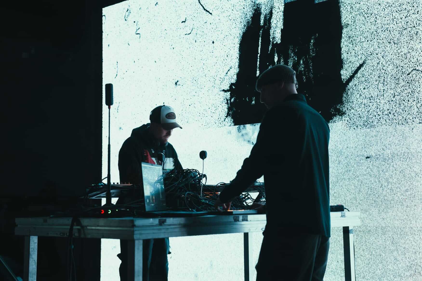 Samuel Domínguez (Fvthom) — Visuales, materia y electrónica experimental